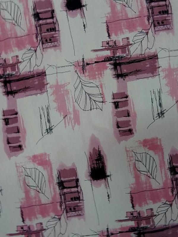 Crepe blanc motifs feuillage toitures rose 3