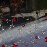 Crepe bleu nuit brode volutes fleuries 1