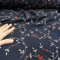 Crepe bleu nuit brode volutes fleuries 4 