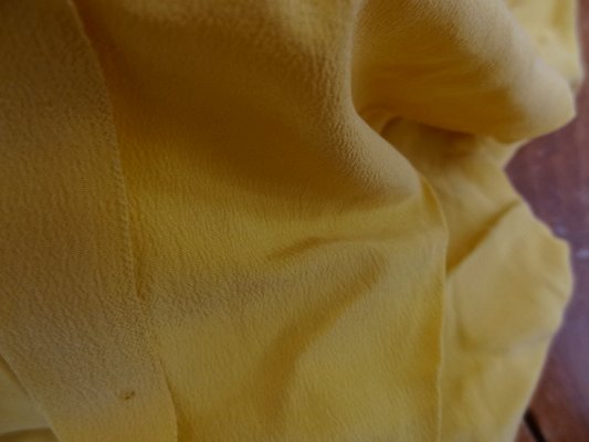 Crêpe de soie ocre jaune 02