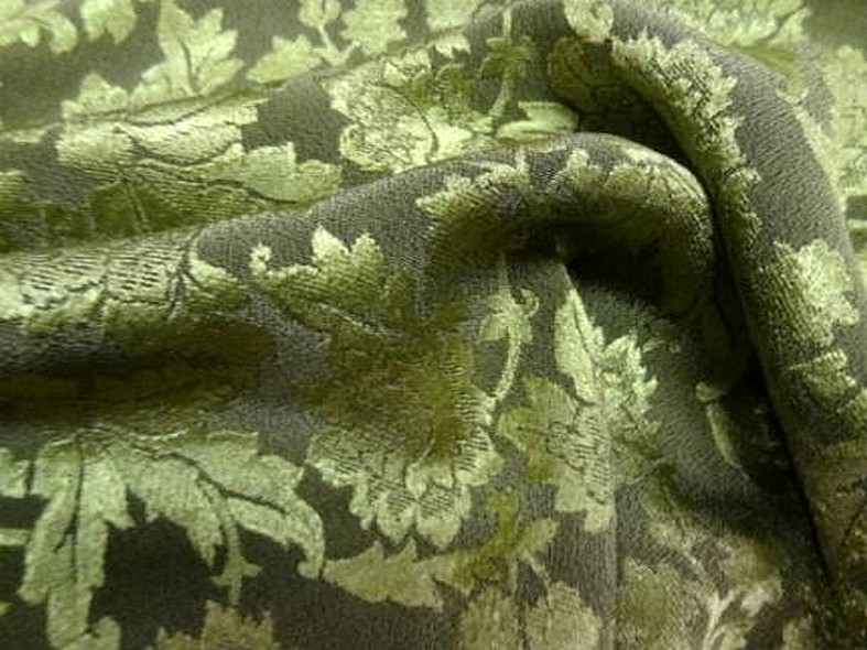 Crepe satin kaki motifs classiques vert tilleul