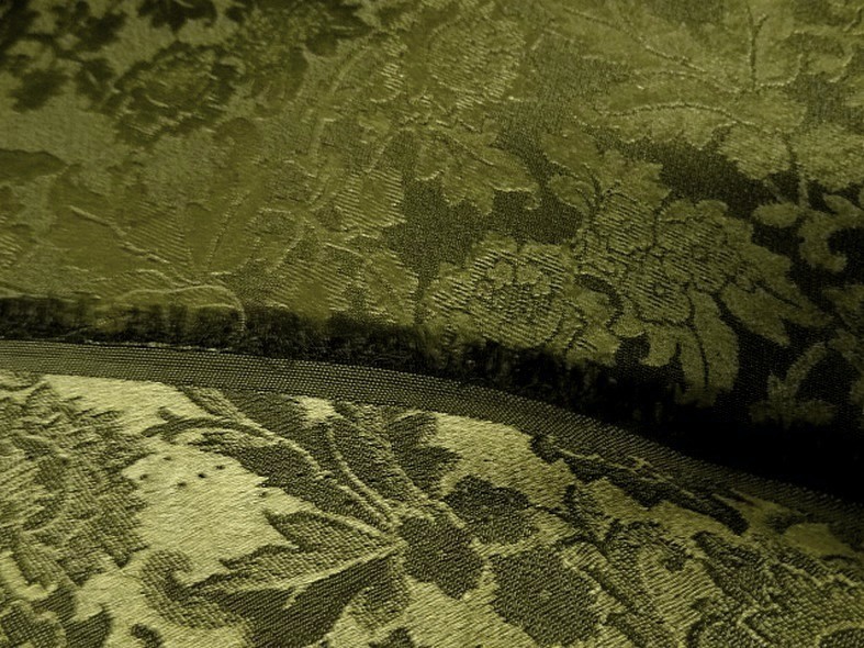 Crepe satin kaki motifs classiques vert tilleul 2