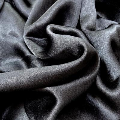 Crepe satin noir 2 