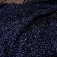 Crepe viscose fin fond bleu nuit motif petits traits 3 