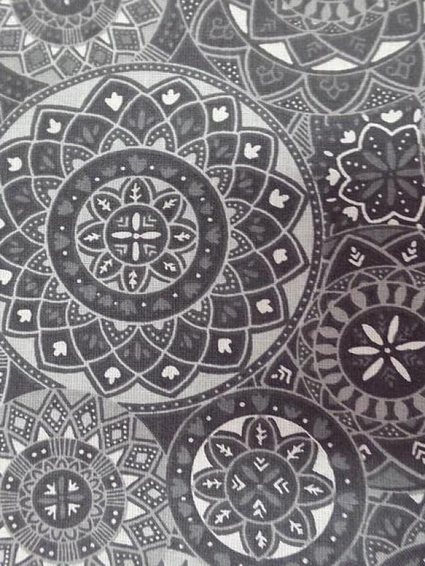 Cretonne motif fleur spirographe gris fonce blanc 5 
