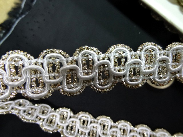 Croquet en rayonne blanc et or clair 1