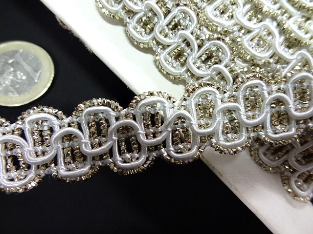 Croquet en rayonne blanc et or clair 2