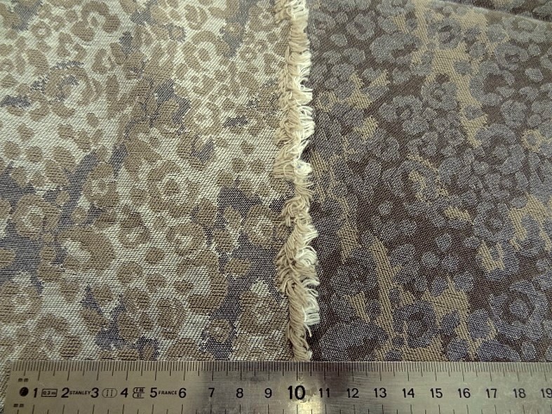 Damasse de coton motif tisse camouflage bronze et grege 3 