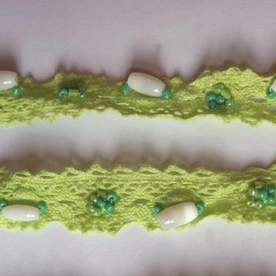Dentelle amandine coton vert anis perle 3 