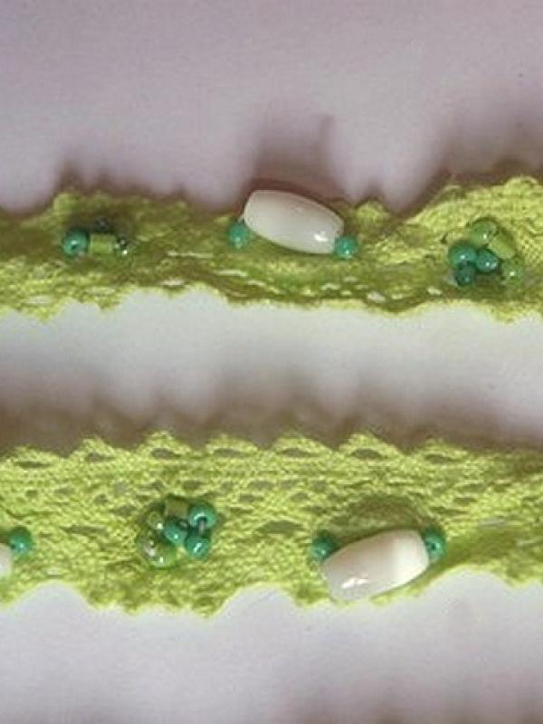 Dentelle amandine coton vert anis perle 3 
