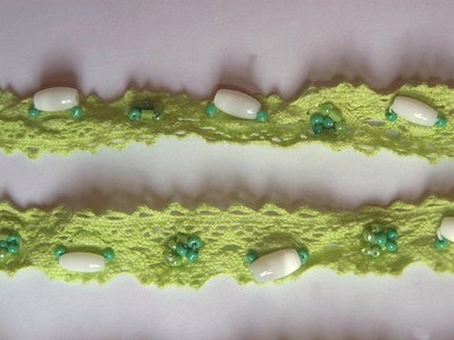 Dentelle amandine coton vert anis perle 3
