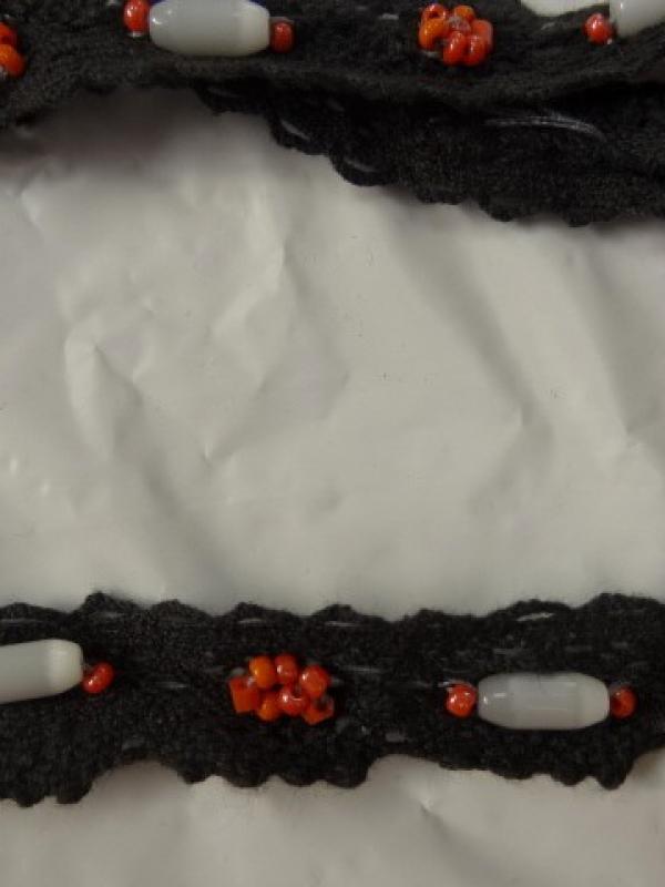 Dentelle amandine en coton noir perle 2 
