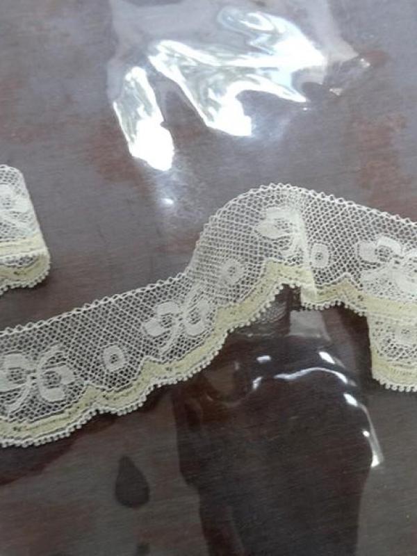 Dentelle bicolore festonnee 2 