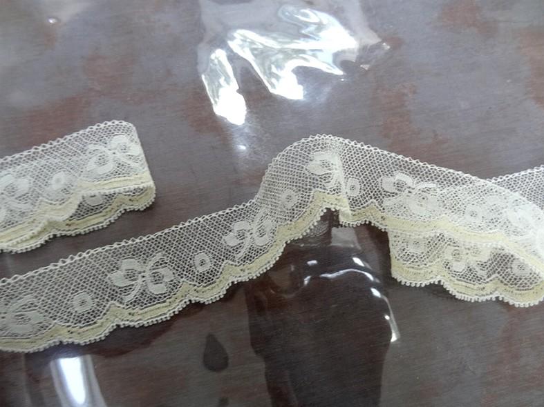 Dentelle bicolore festonnee 2