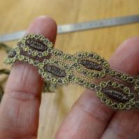 Dentelle brodee macarons sur resille 2 kakis 6