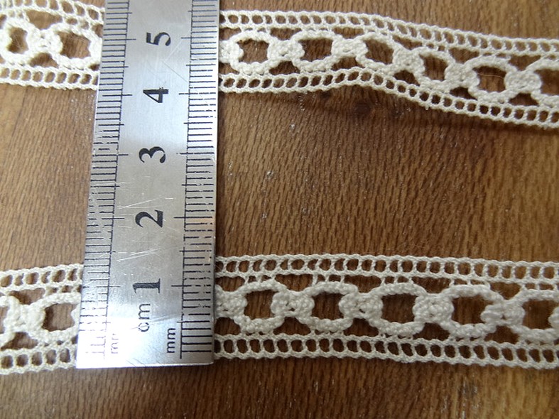 Dentelle chainette teinte blanc creme 2