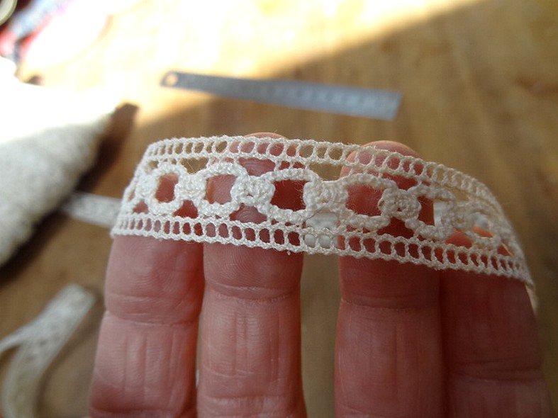 Dentelle chainette teinte blanc creme 3