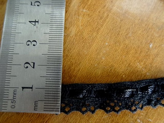 Dentelle coton et ruban noir 01