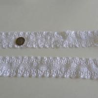 Dentelle courbes extensible blanche 1 