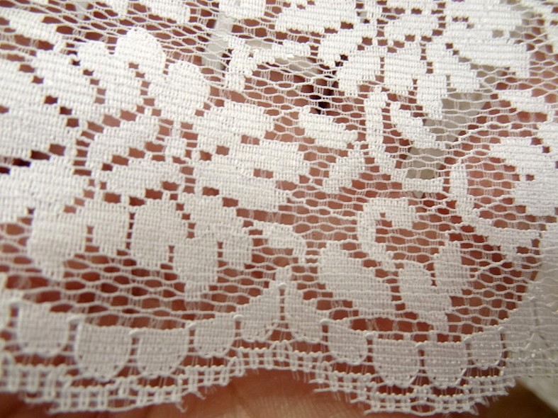 Dentelle de charme blanche 3