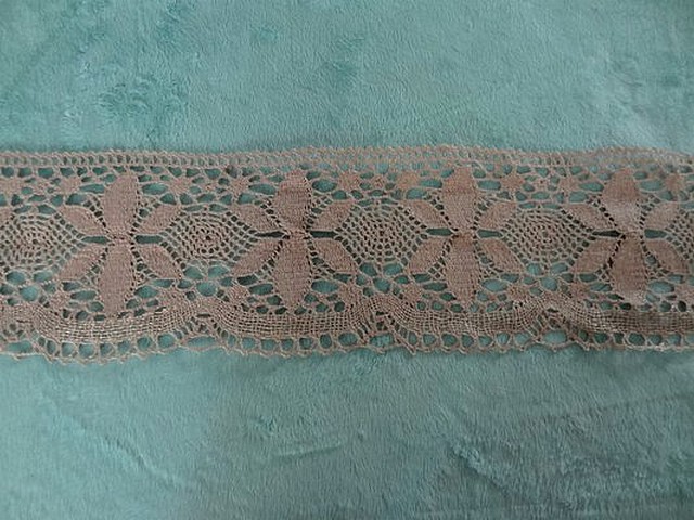 Dentelle en lin ecrue 01