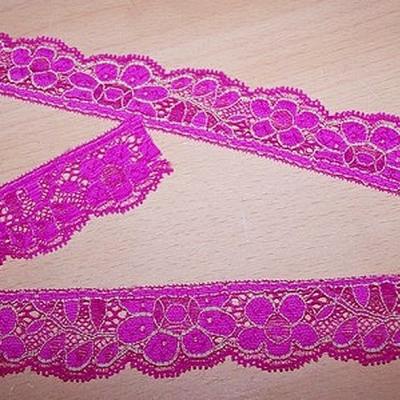 Dentelle extensible fuchsia fleurie petite largeur 1 1 