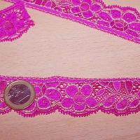 Dentelle extensible fuchsia fleurie petite largeur 1 2