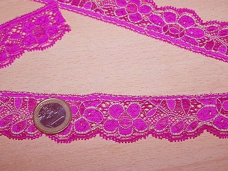 Dentelle extensible fuchsia fleurie petite largeur 1 2