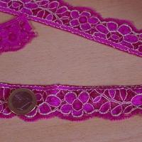 Dentelle extensible fuchsia fleurie petite largeur 1 3