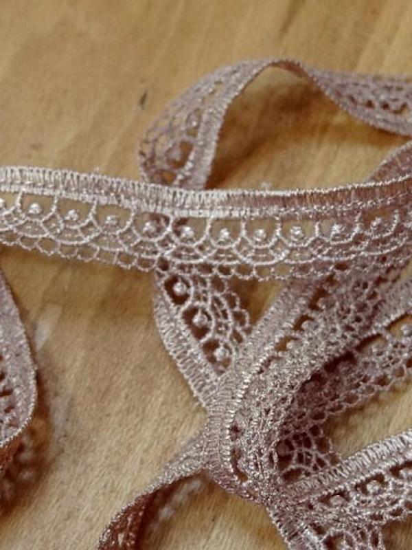 Dentelle fine bois de rose 2 