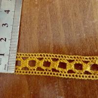 Dentelle fine crochetee ocre 2 