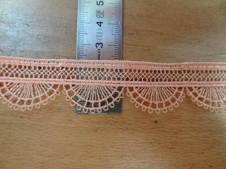 Dentelle fine festonnee saumon 4