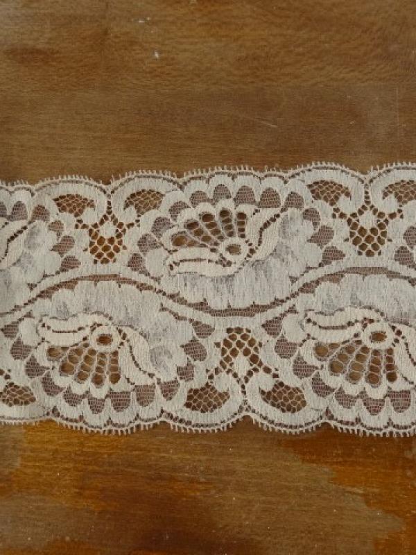 Dentelle fine mecanique peche 1 