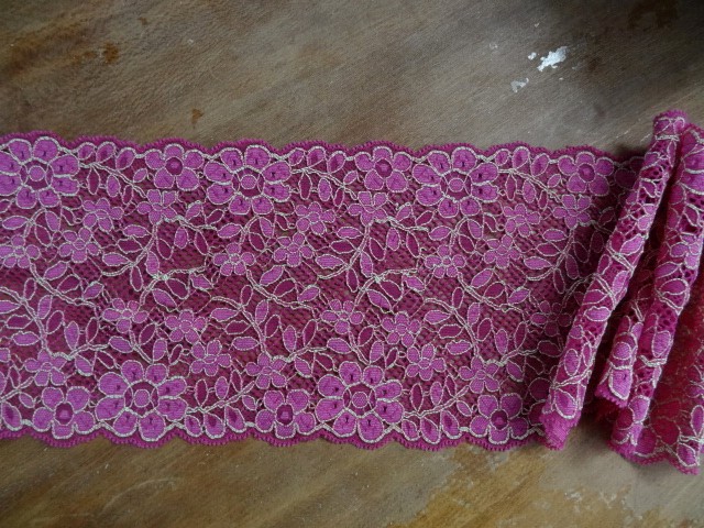 Dentelle fuchsia extensible grande largeur 1