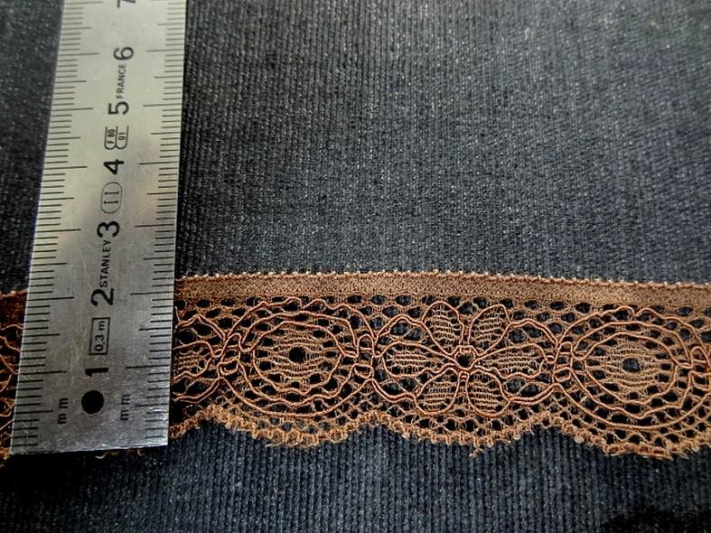 Dentelle guipure fine festonnee moka 2