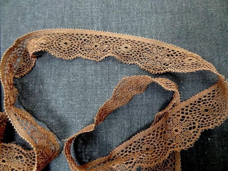 Dentelle guipure fine festonnee moka 3 1