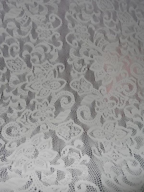 Dentelle lycra blanche mate et satinee avec leses de finition 3 