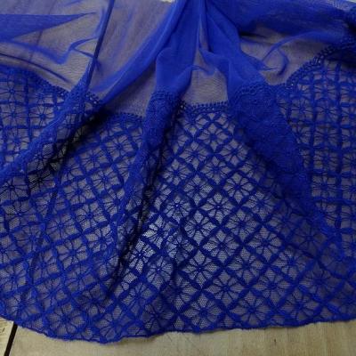 Dentelle lycra broderie croisillons bleu outremer 1 