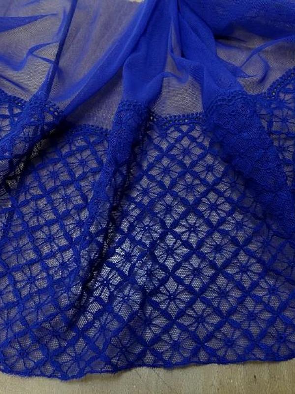 Dentelle lycra broderie croisillons bleu outremer 1 