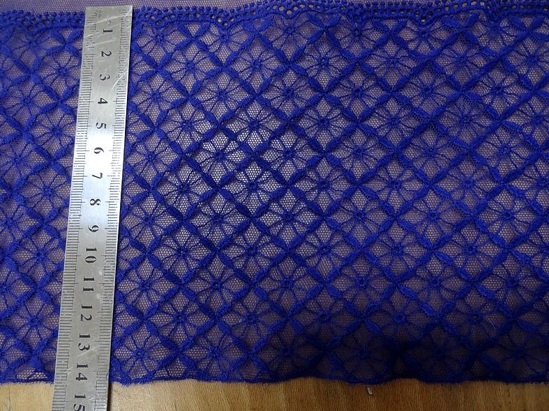 Dentelle lycra broderie croisillons bleu outremer 3