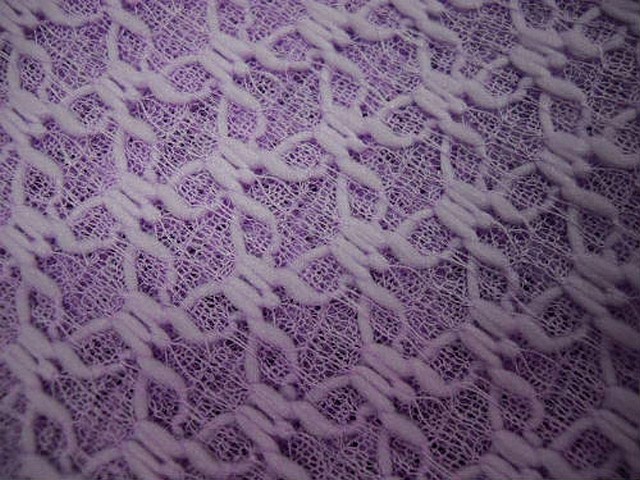 Dentelle lycra faconnee glycine 3