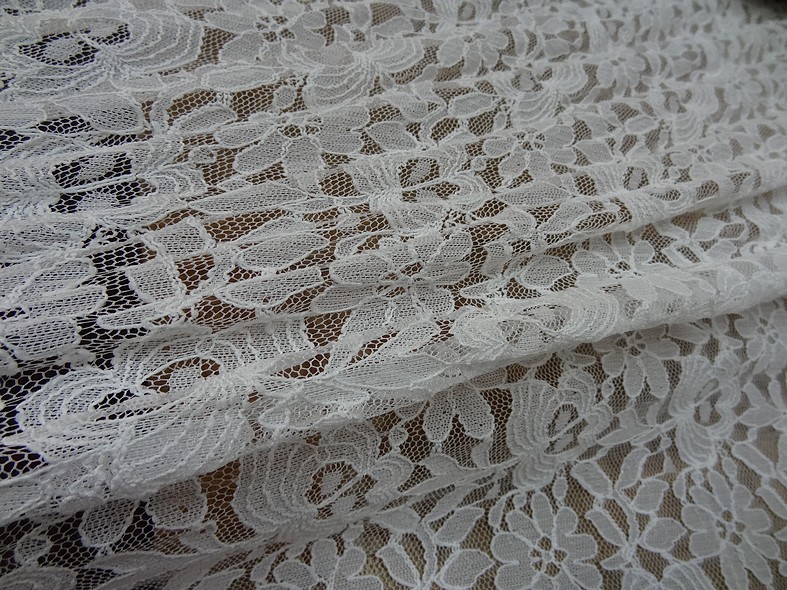 Dentelle lycra fleurie blanc casse 2