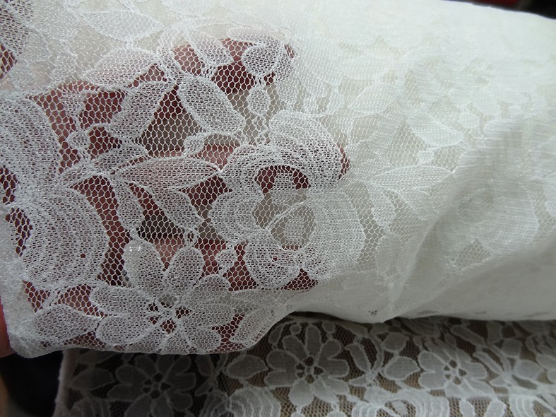 Dentelle lycra fleurie blanc casse 3