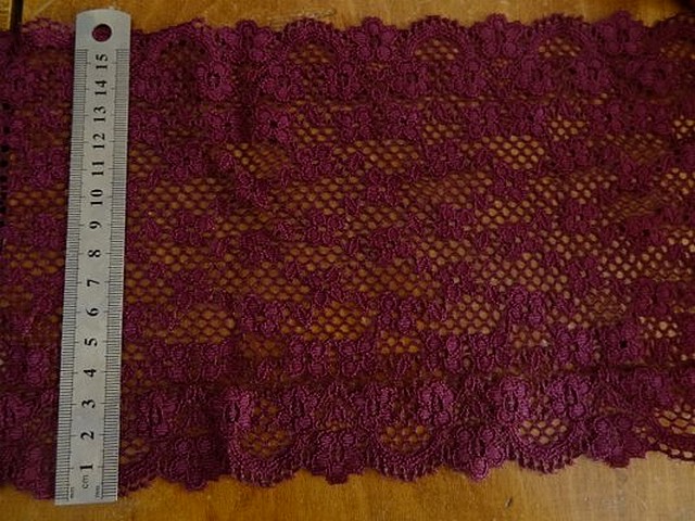 Dentelle lycra prune 1