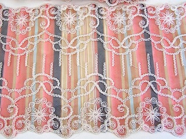 Dentelle may resille brodee ocre et saumon 2