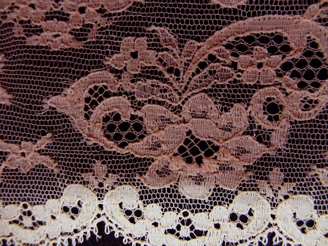 Dentelle mecanique rose saumonee 1