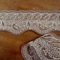 Dentelle ninon broderie marron glace