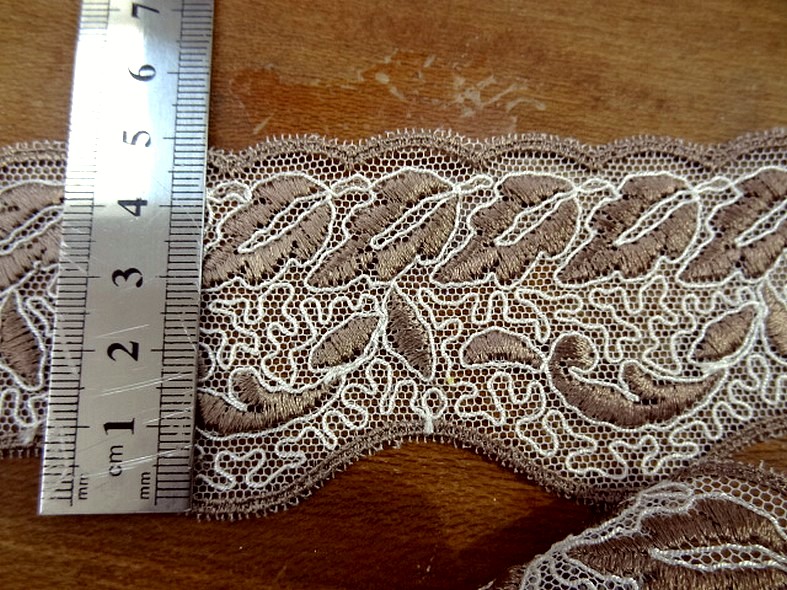 Dentelle ninon broderie marron glace 1