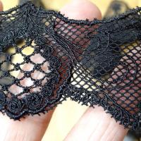 Dentelle noire festonnee 3