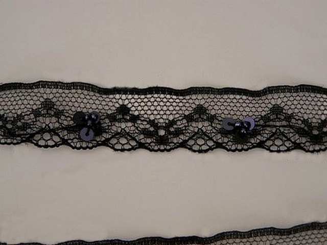 Dentelle noire fine sequins et perles 4